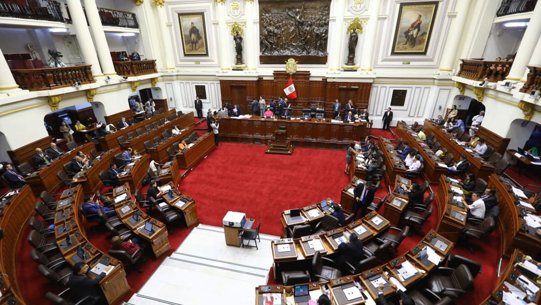 El Congreso de Perú aprueba interpelar a dos ministros de Boluarte
