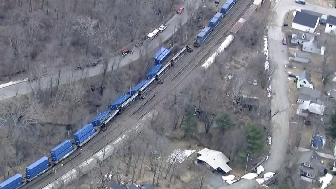 Un tren cargado de basura se descarrila en EE.UU. (VIDEO)