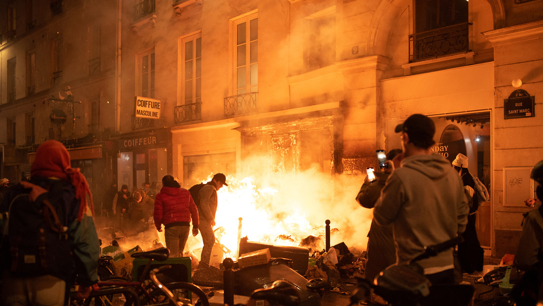 Francia arde en una nueva jornada de protestas, mientras bomberos se unen a las manifestaciones en París (VIDEO)