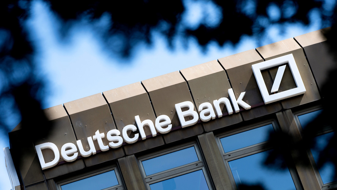 Las acciones del Deutsche Bank caen un 15%