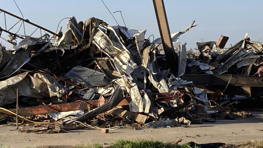 "Mi ciudad ha desaparecido": El paso de un tornado por Misisipi deja decenas de muertos y heridos (VIDEO)