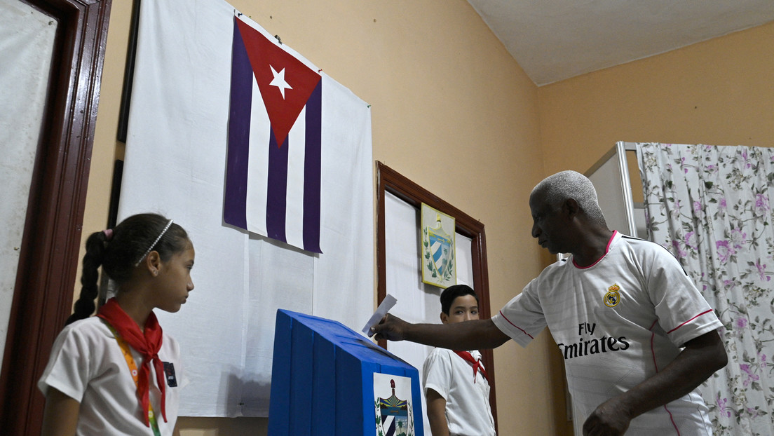 Los cubanos eligen a 470 diputados para la nueva legislatura de la Asamblea Nacional