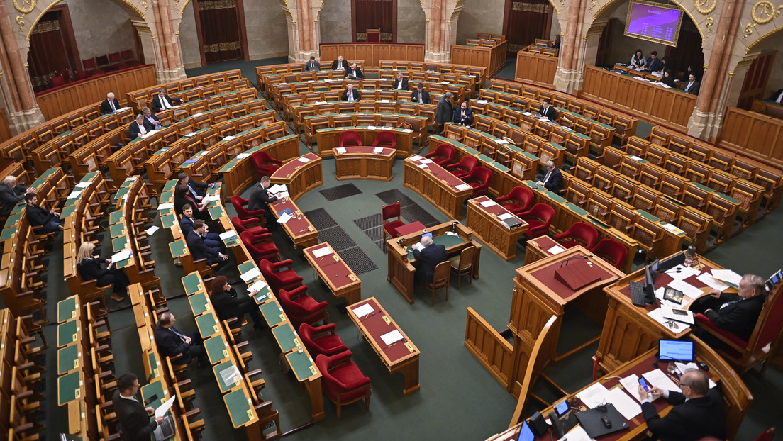 El Parlamento húngaro aprueba la adhesión de Finlandia a la OTAN
