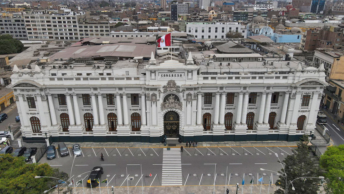 El Congreso de Perú investigará a 17 legisladores en caso de compra de votos