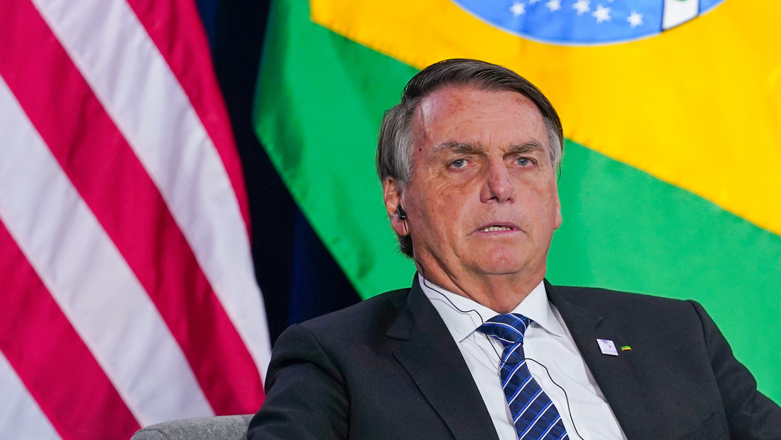 Bolsonaro lands in Brasilia after spending three months in the US (VIDEO)