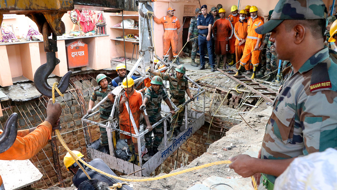 Mueren al menos 36 personas tras caer por un pozo con agua en un templo de la India