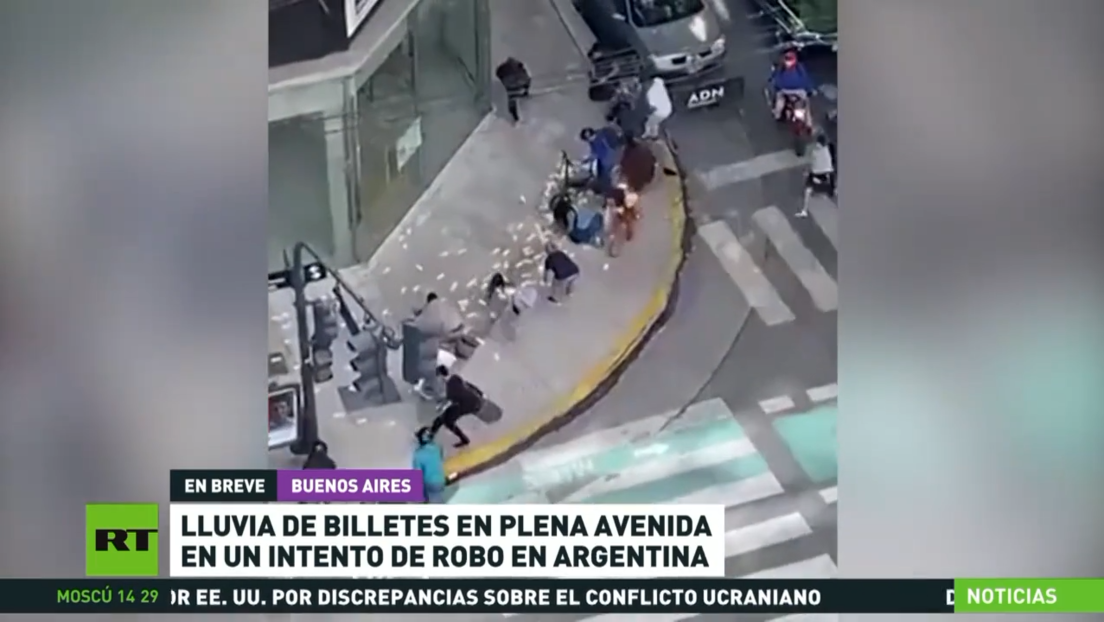 Lluvia de billetes en un intento de robo en Argentina