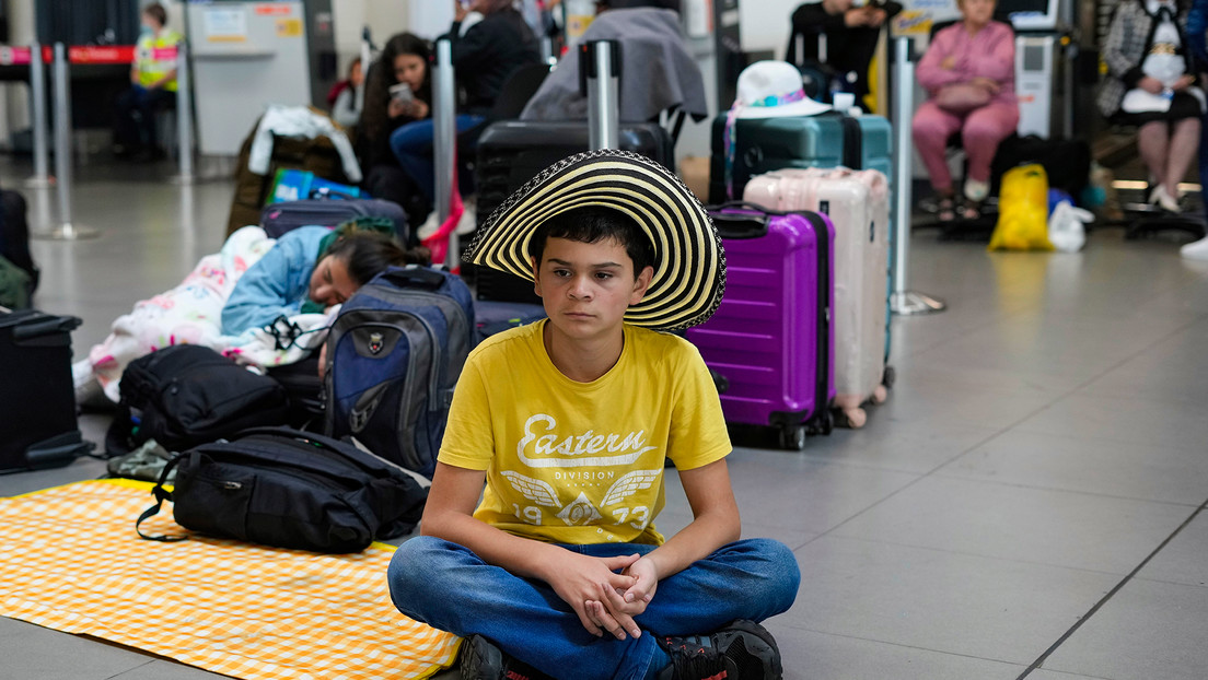 Dos aerolíneas de bajo costo dejaron de operar en Colombia en un mes: ¿qué hay detrás?