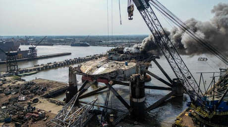 VIDEO: Se incendia una plataforma petrolera con sustancias "potencialmente peligrosas" en EE.UU.