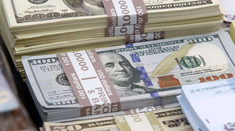 Bloomberg: Rusia logró preservar en el extranjero 80.000 millones de dólares ganados en exportaciones energéticas