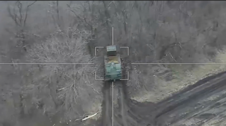 VIDEO: Dron kamikaze ruso destruye un lanzacohetes usado por Ucrania en Donbass