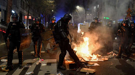 17 detenidos en París en una nueva protesta contra la reforma de las pensiones de Macron (VIDEOS)