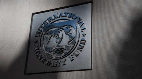 El FMI y Ucrania alcanzan un acuerdo sobre un préstamo de 15.600 millones de dólares para Kiev