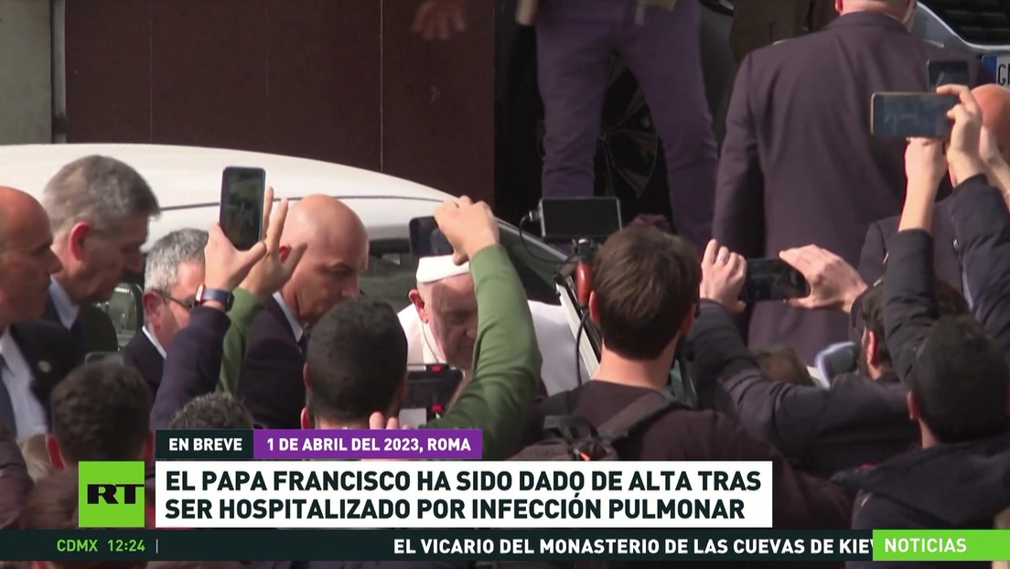 Dan de alta al papa Francisco tras ser hospitalizado por una infección pulmonar