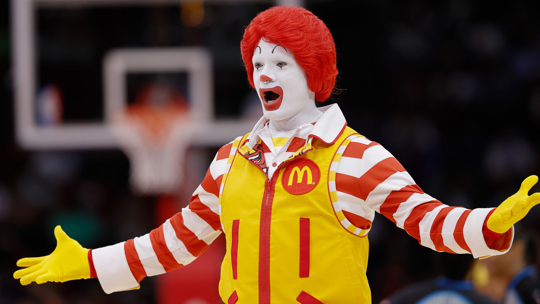WSJ: McDonald’s cierra temporalmente sus oficinas en EE.UU. mientras prepara recortes de personal
