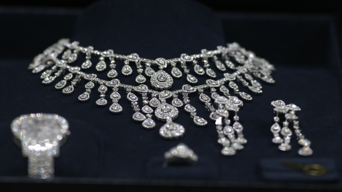 Las lujosas joyas de Arabia Saudita, un regalo que le podría salir caro a Bolsonaro
