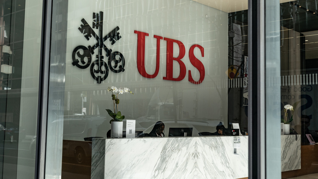 UBS podría despedir hasta el 30 % de sus empleados tras la compra del Credit Suisse
