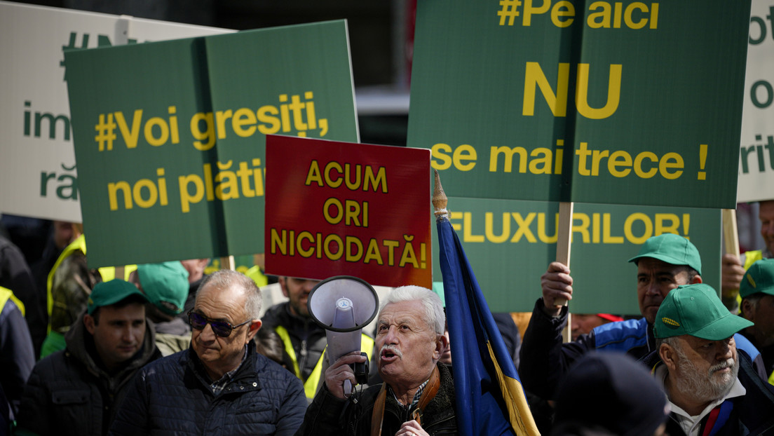 Agricultores de Rumania, Bulgaria y Polonia protestan contra los productos ucranianos que inundan sus mercados (VIDEO)