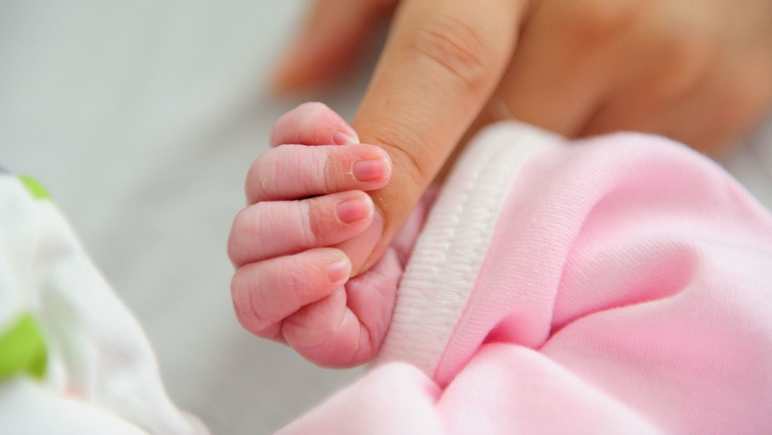Nace la primera niña en el linaje paterno de una familia en EE.UU. después de 138 años de solo varones