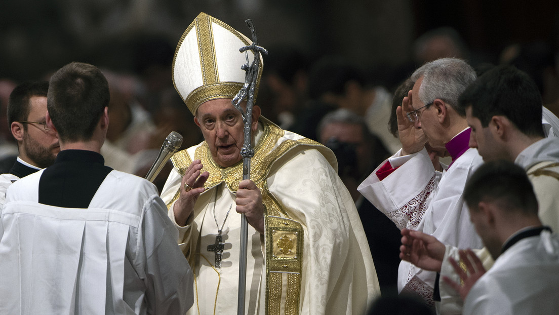 El papa Francisco denuncia el "cáncer de la corrupción" y los "vientos gélidos de guerra"