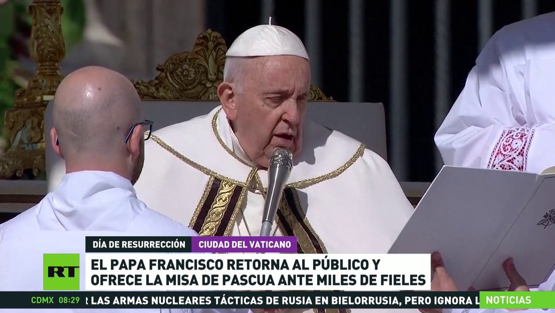 El papa Francisco reaparece en público y ofrece la misa de Pascua ante miles de fieles