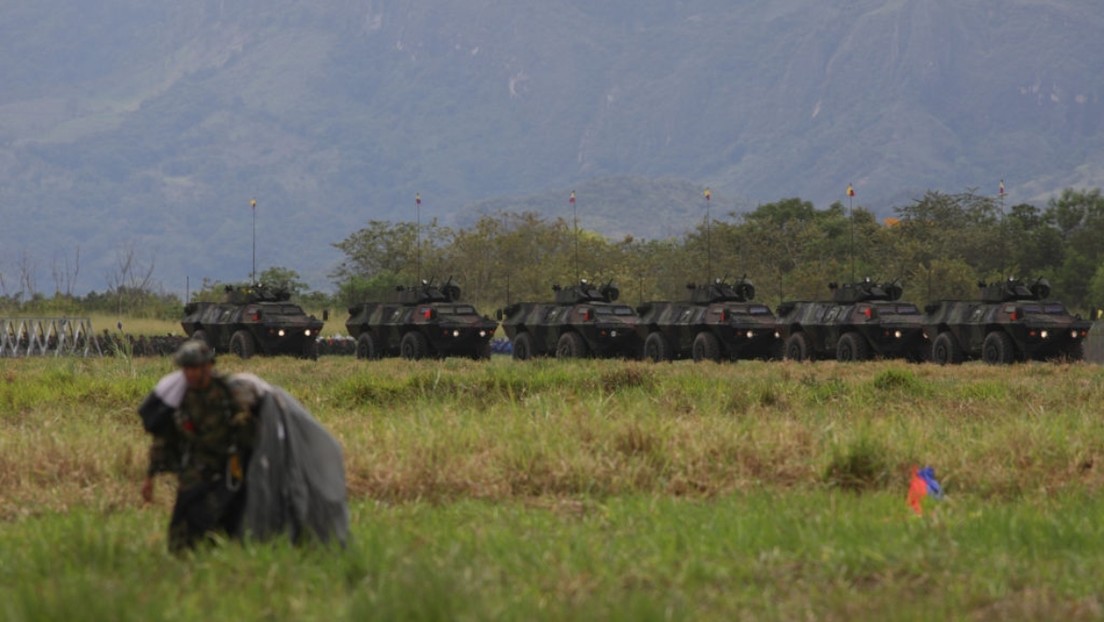 Reportan el saqueo de una base militar en Colombia tras retiro del Ejército