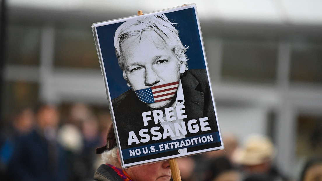 Demócratas estadounidenses instan a que se retiren los cargos contra Julian Assange