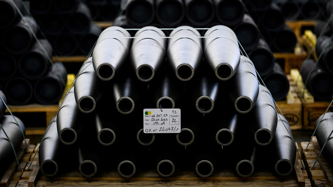 Medios: Francia bloquea la compra de municiones para Ucrania