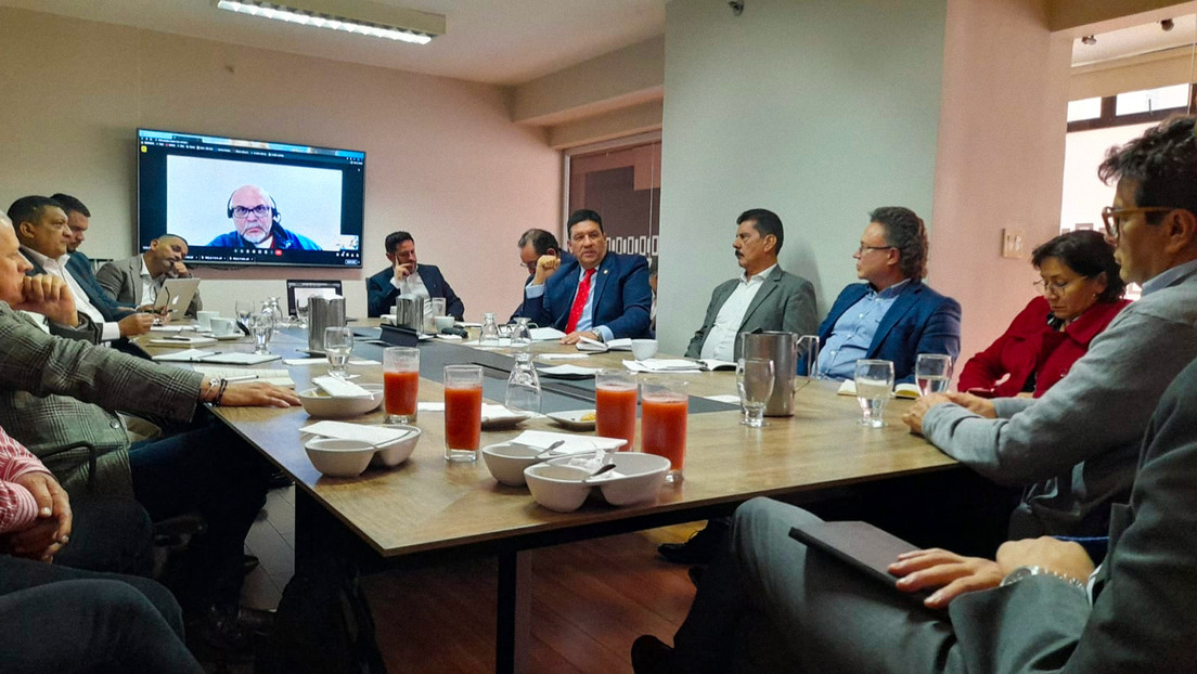Los espinosos temas de la segunda reunión entre el Gobierno de Colombia y exjefes paramilitares