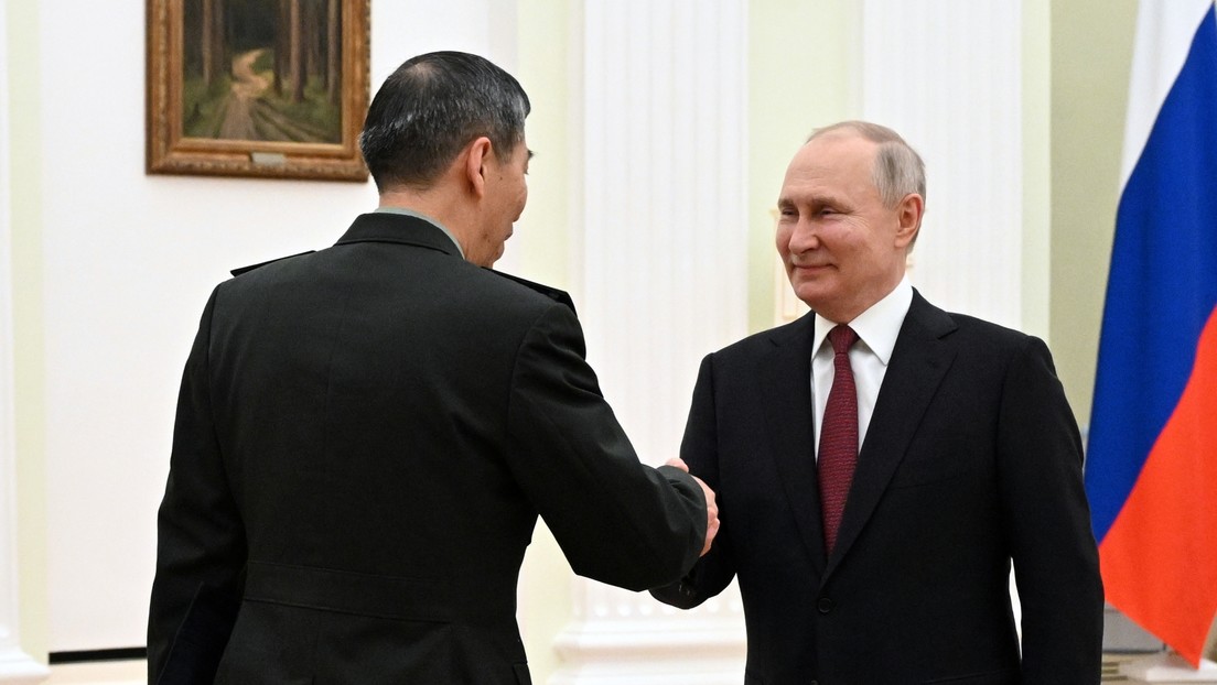 Ministro chino de Defensa: "La confianza militar mutua entre China y Rusia se ha consolidado"