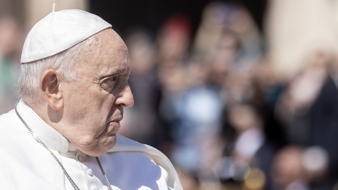 Francisco califica de "ofensivos e infundados" los comentarios que vinculan a Juan Pablo II con la desaparición de una niña