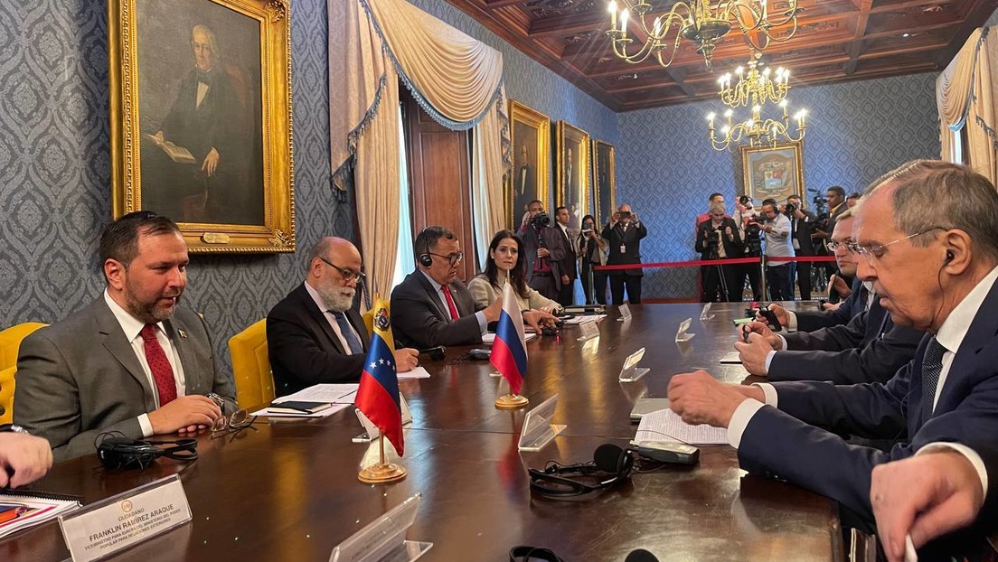 Serguéi Lavrov mantiene una reunión con su homólogo Yván Gil en Venezuela