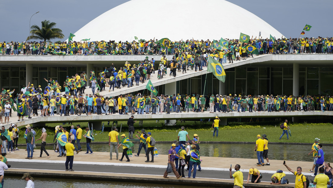 Supremo de Brasil imputa a los primeros 100 radicales bolsonaristas por ataques en Brasilia