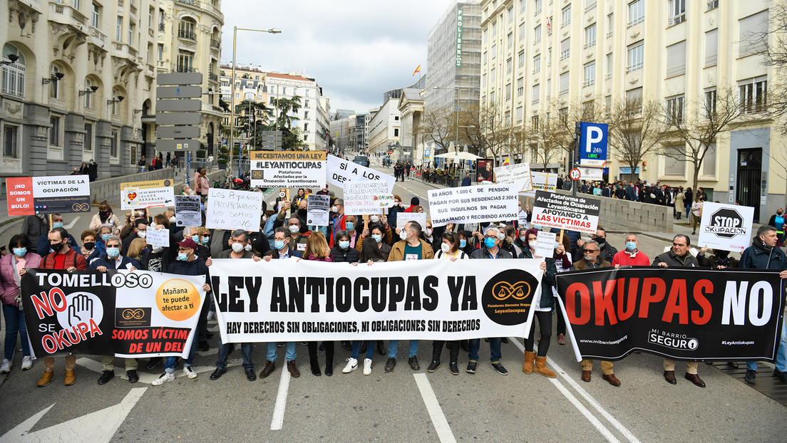 "Chollo para los okupas" o protección de vulnerables: la nueva polémica de la ley de vivienda en España