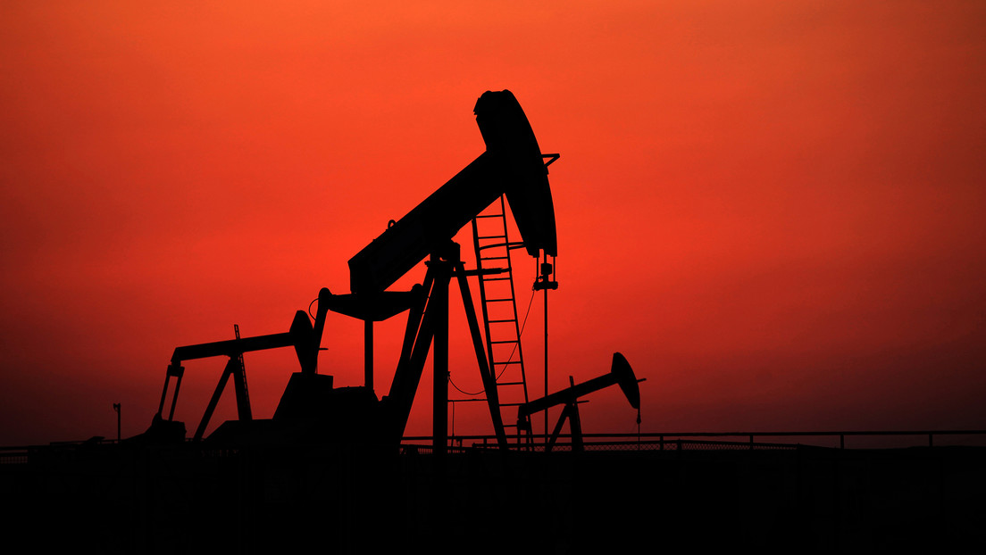 La OPEP advierte a la AIE que tenga "cuidado con seguir socavando" las inversiones en la industria