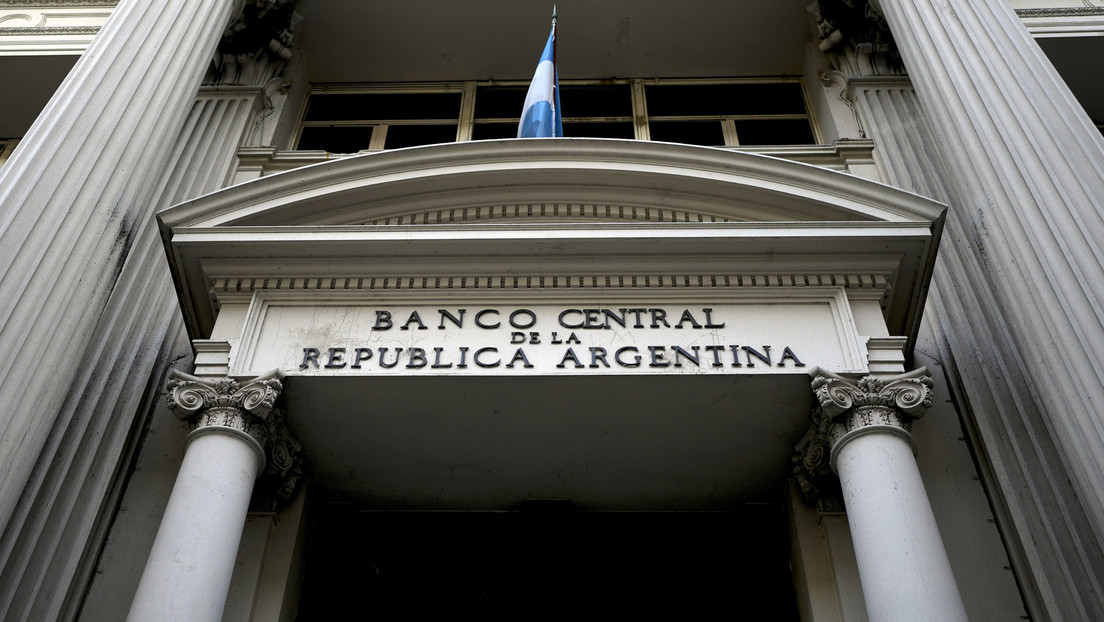 El Banco Central de Argentina sube la tasa de interés al 91 %, la más alta en 20 años