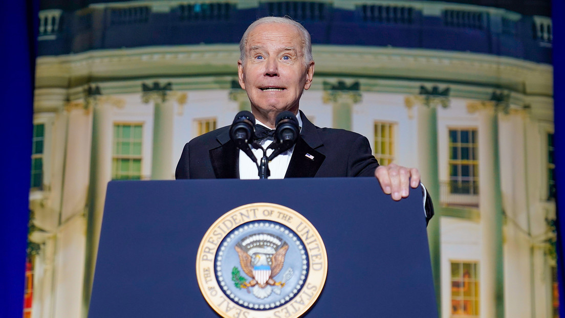 Biden asegura que prefiere no responder a "ninguna pregunta" e irse "alegremente" (VIDEO)