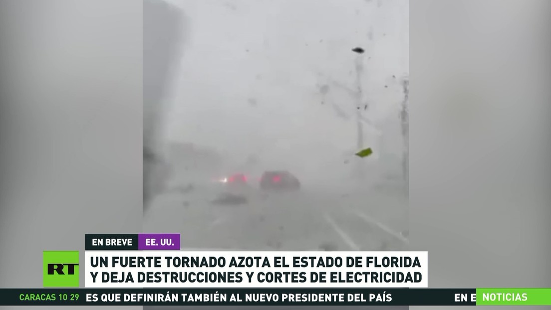 Un fuerte tornado azota el estado de Florida y deja destrucciones y cortes de electricidad