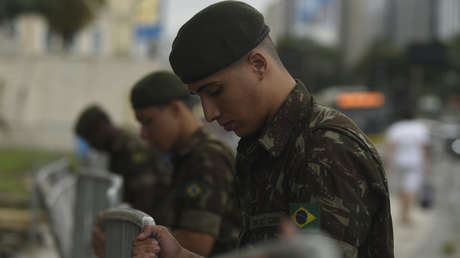 Las Fuerzas Armadas de Brasil aconsejan a sus miembros desvincularse de los partidos políticos