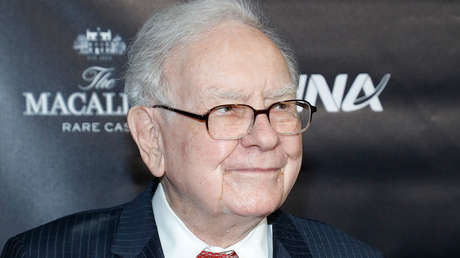 Warren Buffett pidió a ChatGPT que le escribiera una canción en español