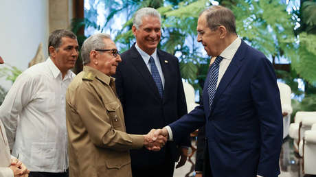 Lavrov mantiene un encuentro con Díaz-Canel y Raúl Castro