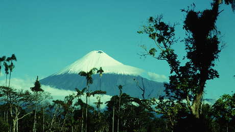 Caen cenizas del volcán Sangay sobre cuatro provincias de Ecuador