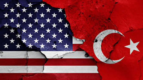Turquía acusa a EE.UU. de buscar crear un "estado terrorista" cerca de sus fronteras
