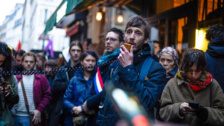 Liberan bajo fianza a periodista francés detenido en Londres por protestar contra Macron