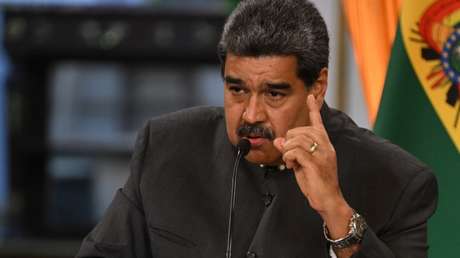 Maduro acusa a diplomático de EE.UU. de financiar "la visita imbécil de Guaidó a Bogotá"