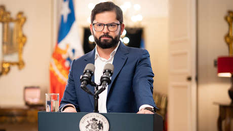 Críticas, elogios y aclaraciones: El debate que genera la estrategia del litio de Boric en Chile