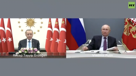 Putin y Erdogan participan en la entrega de combustible a la primera central nuclear turca