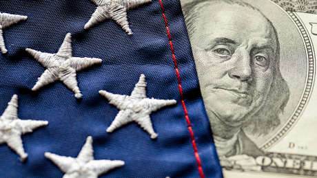 El banquero más rico de Asia llama al dólar "el mayor terrorista financiero"