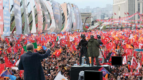 "Soñamos con el siglo turco": Erdogan se da un baño de multitudes en plena campaña