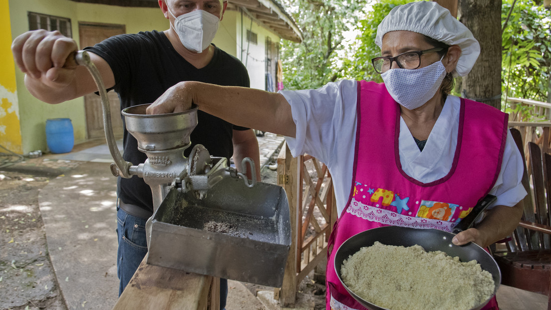 La lucha de los costarricenses para salvar las costumbres ancestrales del maíz